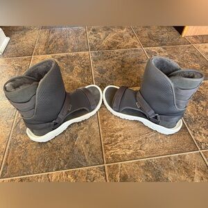 UGG X TEVA Collaboration Hybrid Boot Sandal in Gray, Men’s 10/Women’s 12